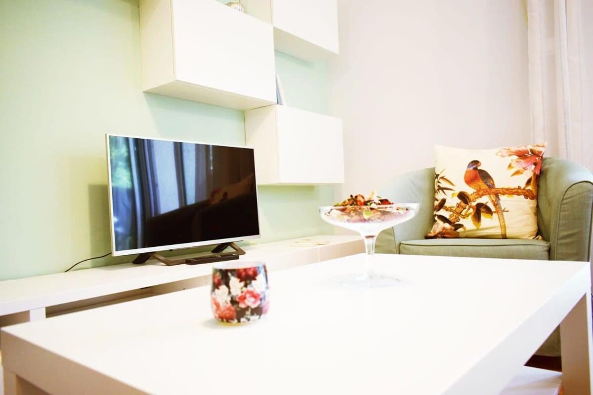 Stylish Apt In The Historic Heart Of The City Афіни Екстер'єр фото